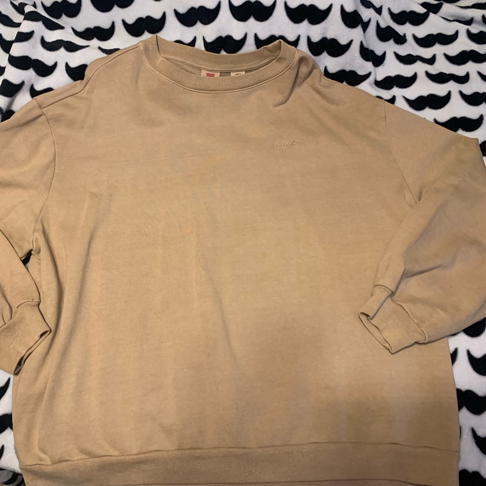 Levi’s heavy oversized sweater. 100% cotton. Size L